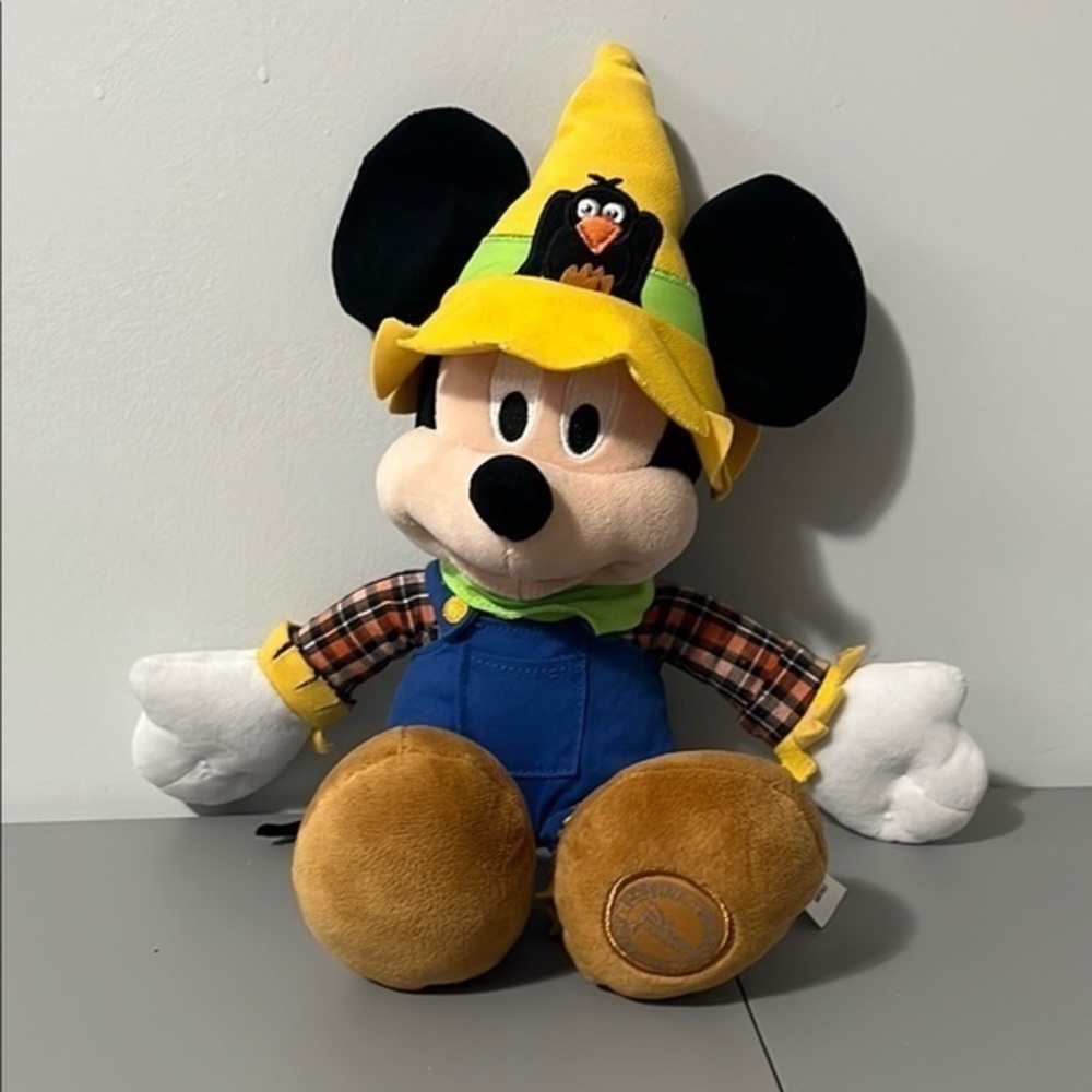 3/25$(Mix) Disney Store Mickey Mouse in Scarecrow Costume Plush